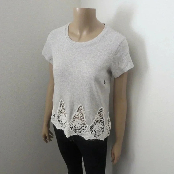 NWT Abercrombie & Fitch Lace Hem T Shirt Size XS - Picture 2 of 5